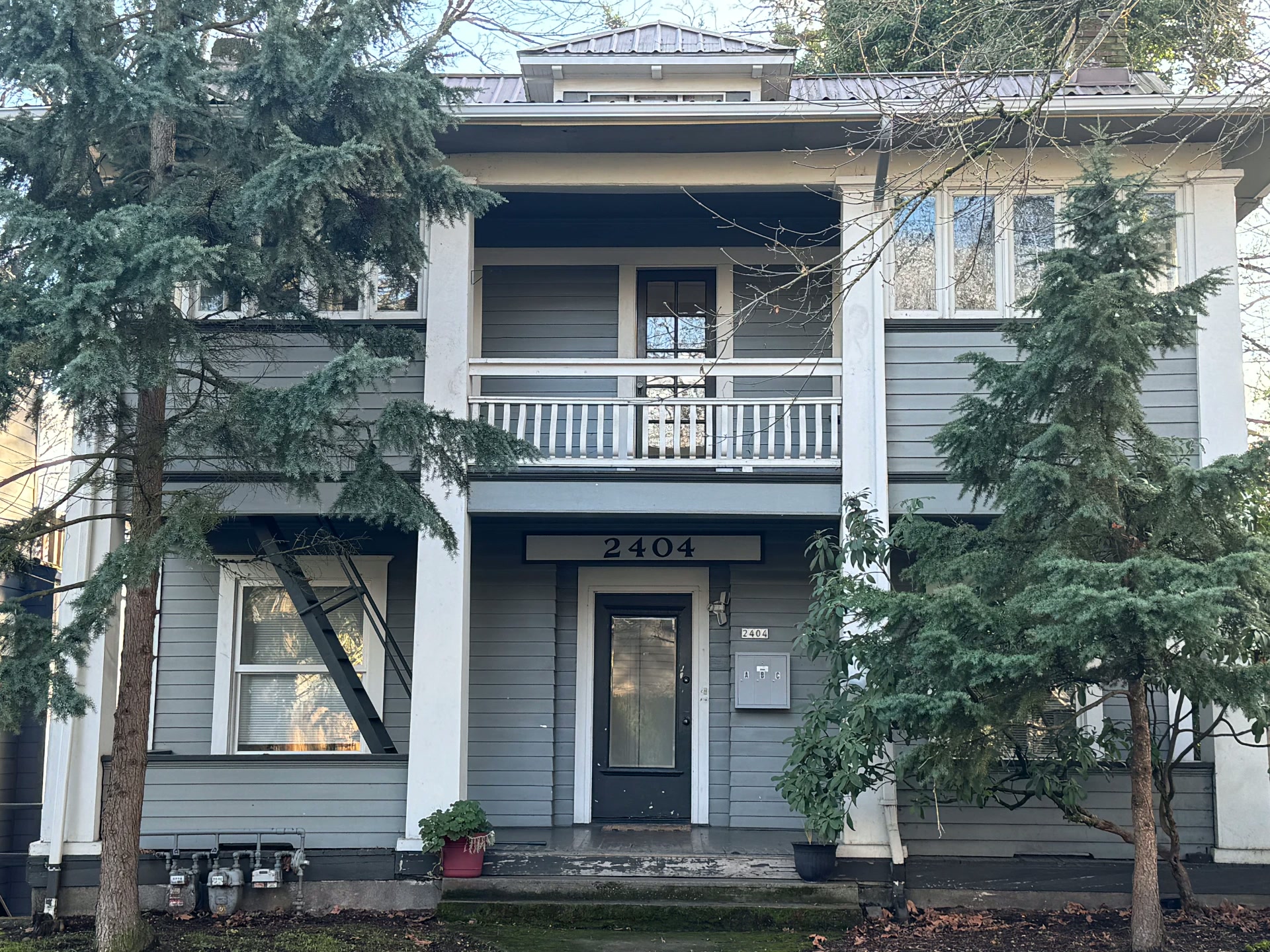 Unique Sullivan's Gulch Tree House! — 2404 NE Multnomah St, Unit C