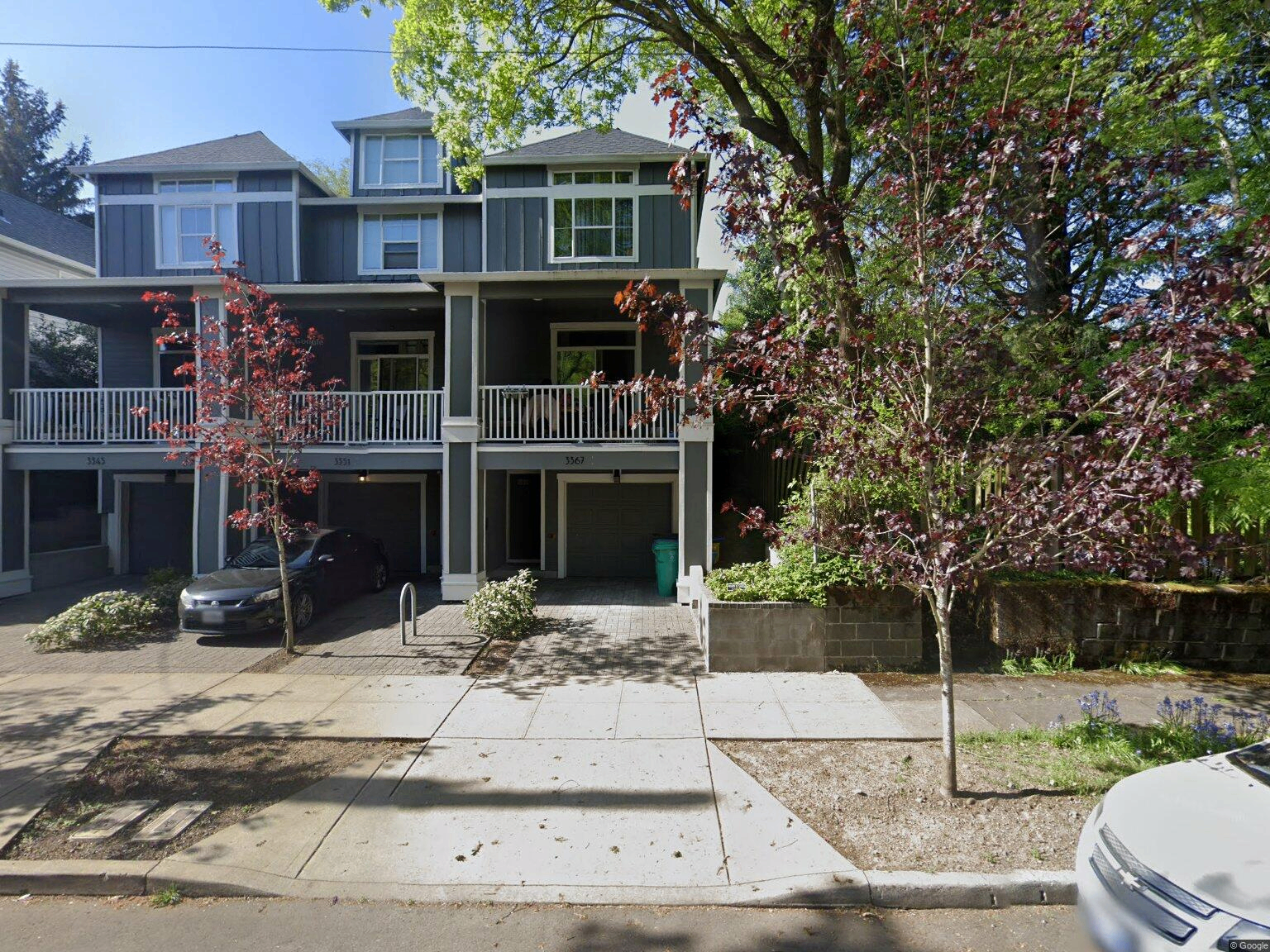 Stunning 3BR/3BA Townhouse — Near Division & Clinton — 3367 SE Waverleigh Blvd