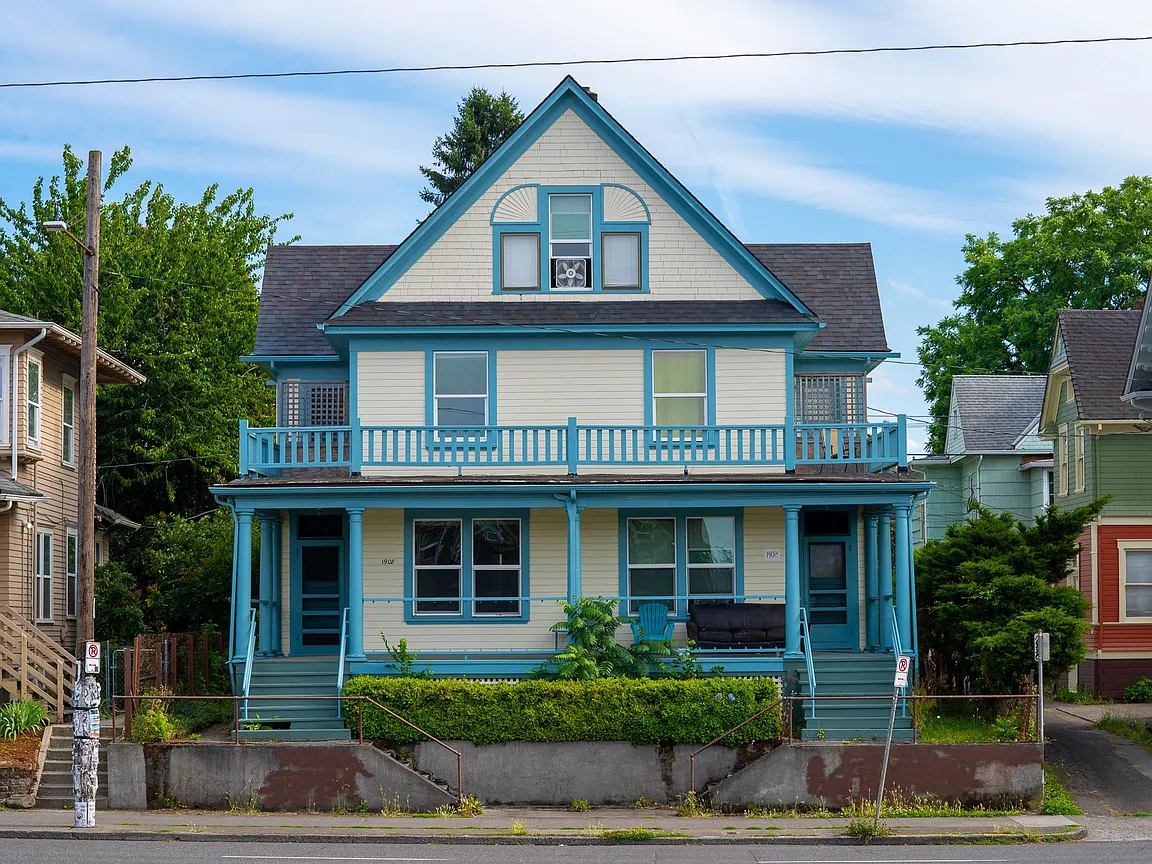Buckman Duplex — 3-4BR — 1902 E Burnside