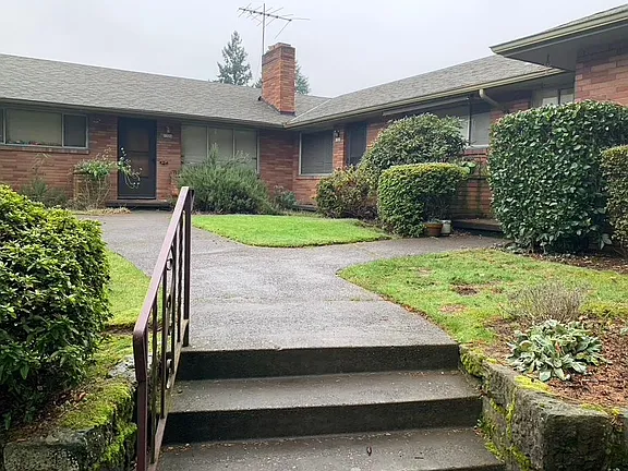 Mid-Century 2BR by Normandale Park — 1328 NE 55th Ave
